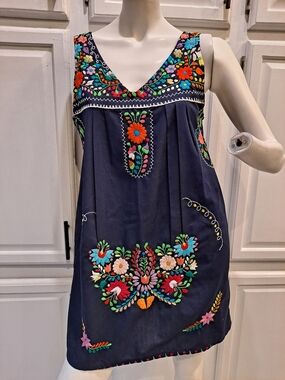 Erica Maree Embroidered Navy Floral Mini Shift Dress With Pockets LNWOT